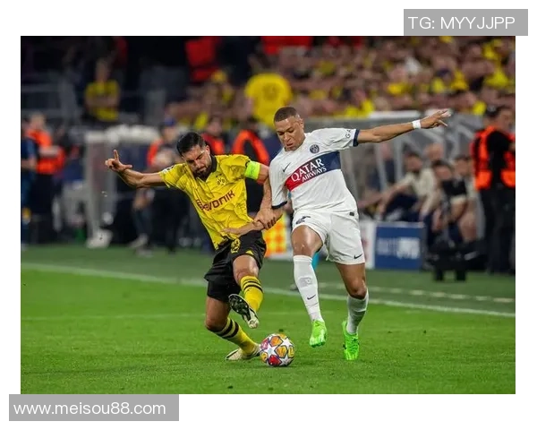 国王杯波尔图与巴黎圣日耳曼激战成平局红牌事件引发全场热议