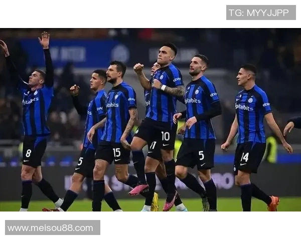 中超激战里昂与国米握手言和乌龙球引发转会热议与关注