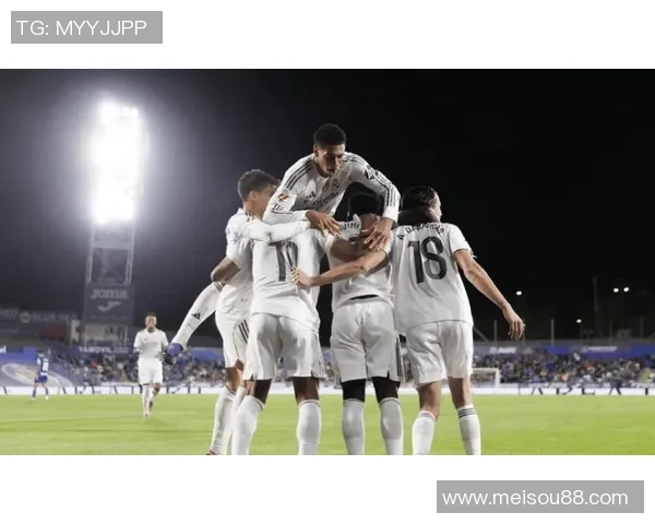 德甲激战皇马逆转拜仁乌龙球成比赛转折点引发转会热议